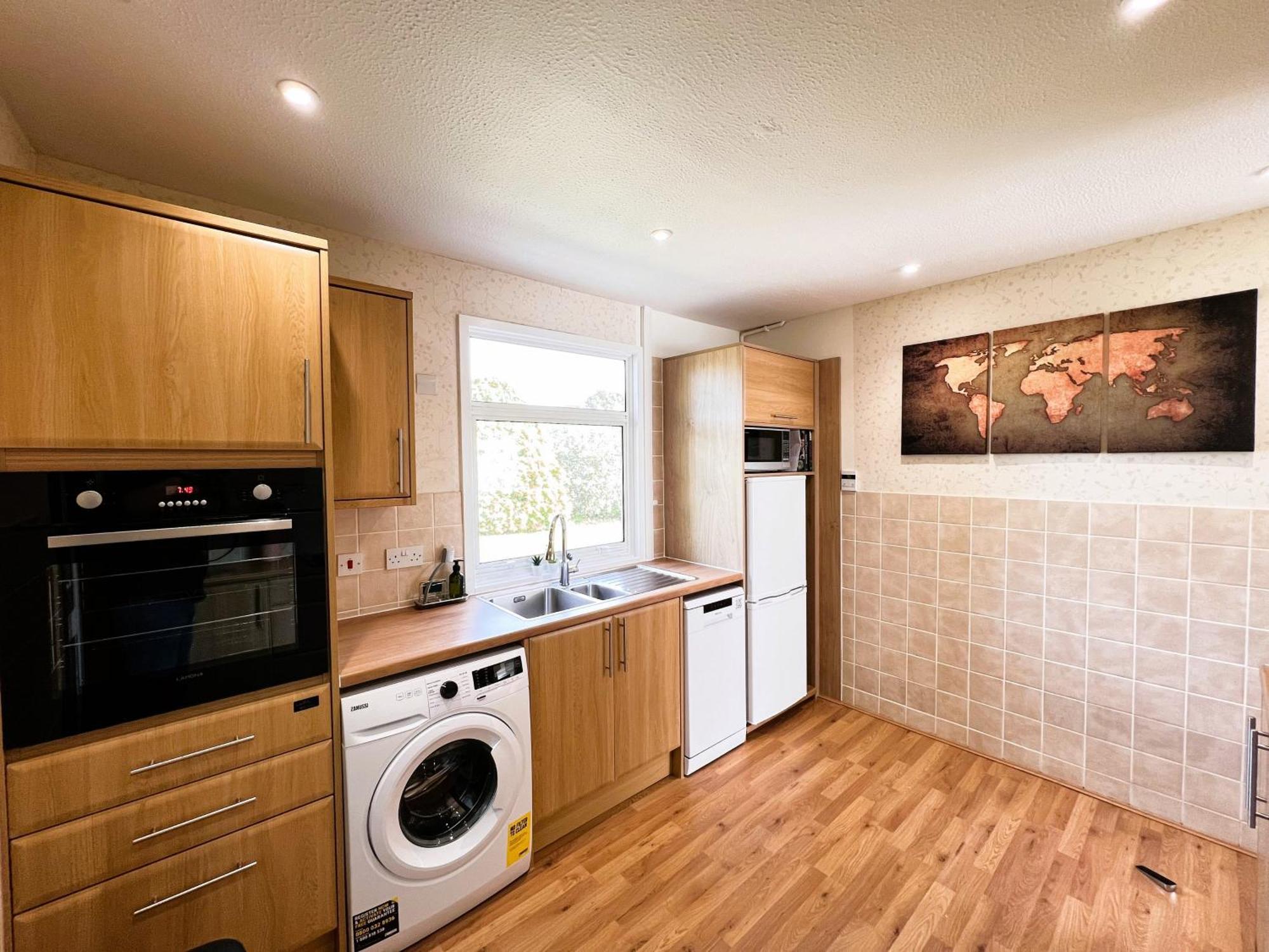 Spacious Family With Garden For Up To 7 Holiday home