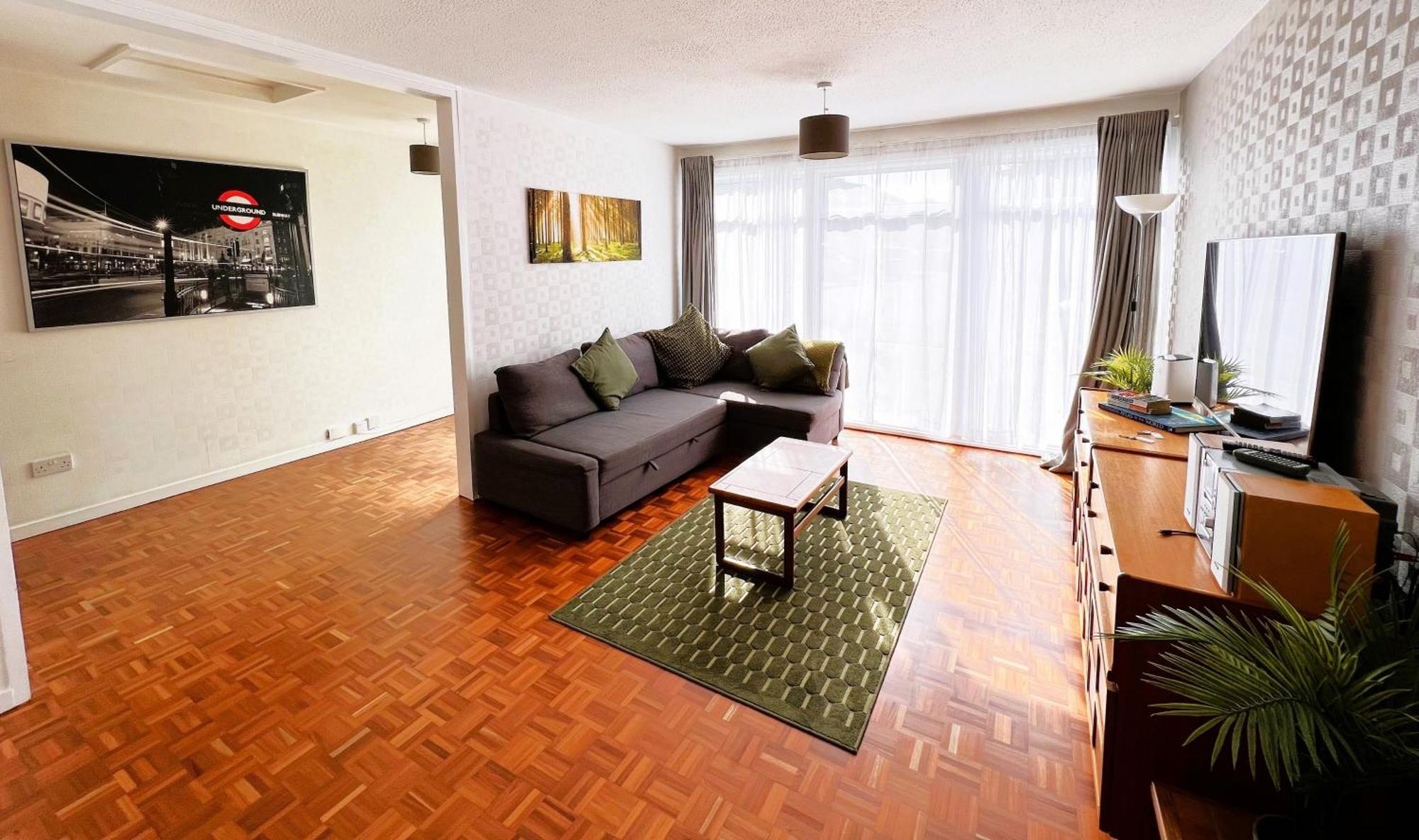 Spacious Family With Garden For Up To 7 Epsom