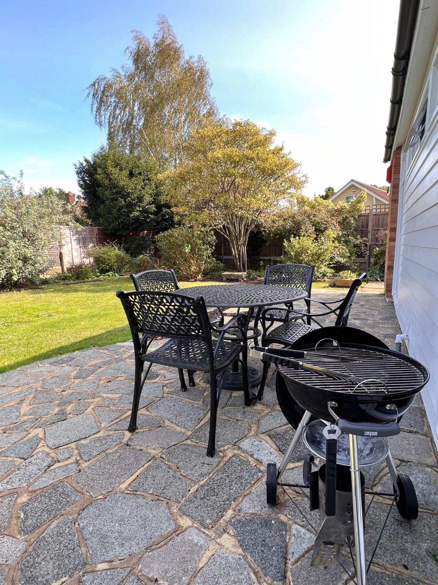 Spacious Family With Garden For Up To 7 Holiday home Epsom