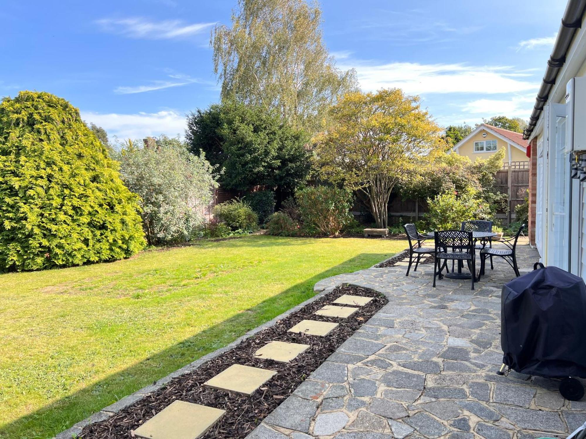 Spacious Family With Garden For Up To 7 Holiday home *