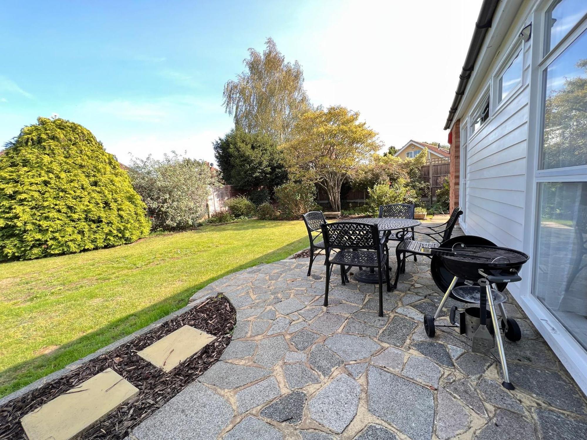 Spacious Family With Garden For Up To 7 Epsom